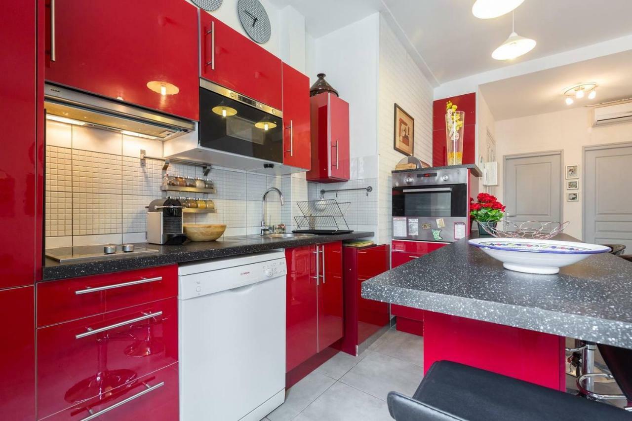 Stylish White And Red Apartments Juan-les-Pins Exteriér fotografie